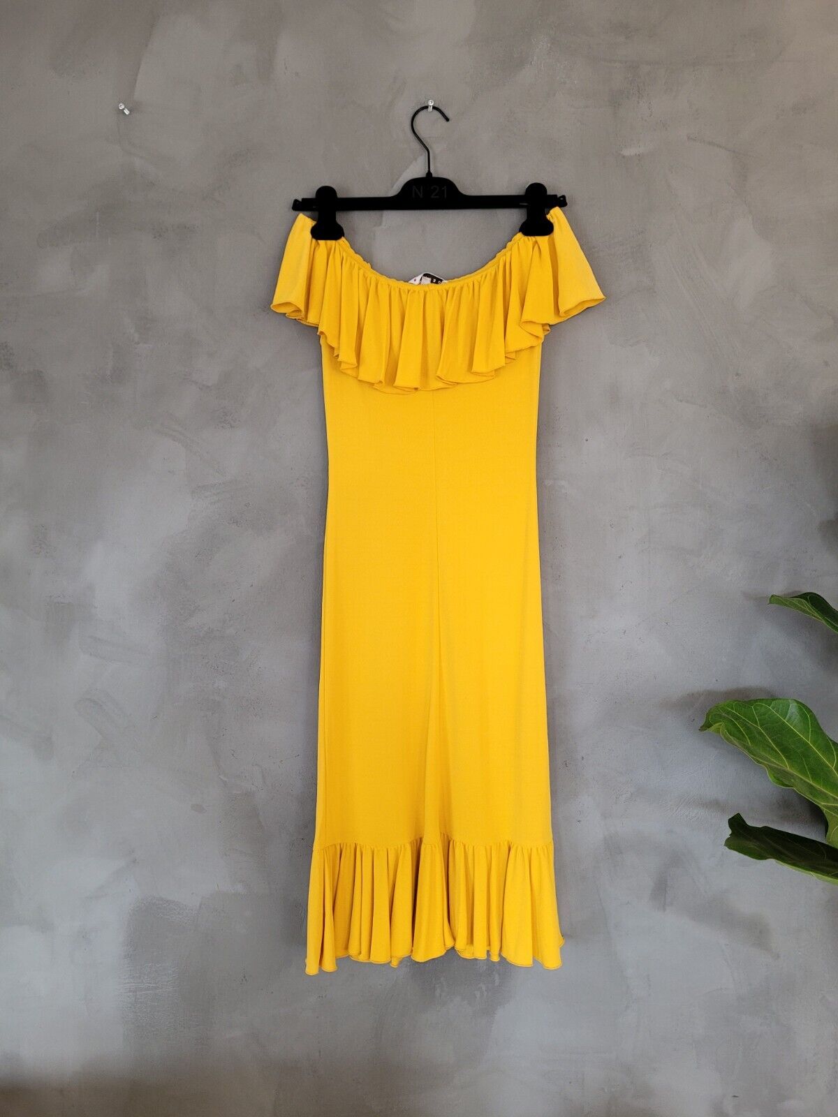 **Céline** Yellow Celine Ruffled Off-Shoulder Midi Dress FR36 DE34