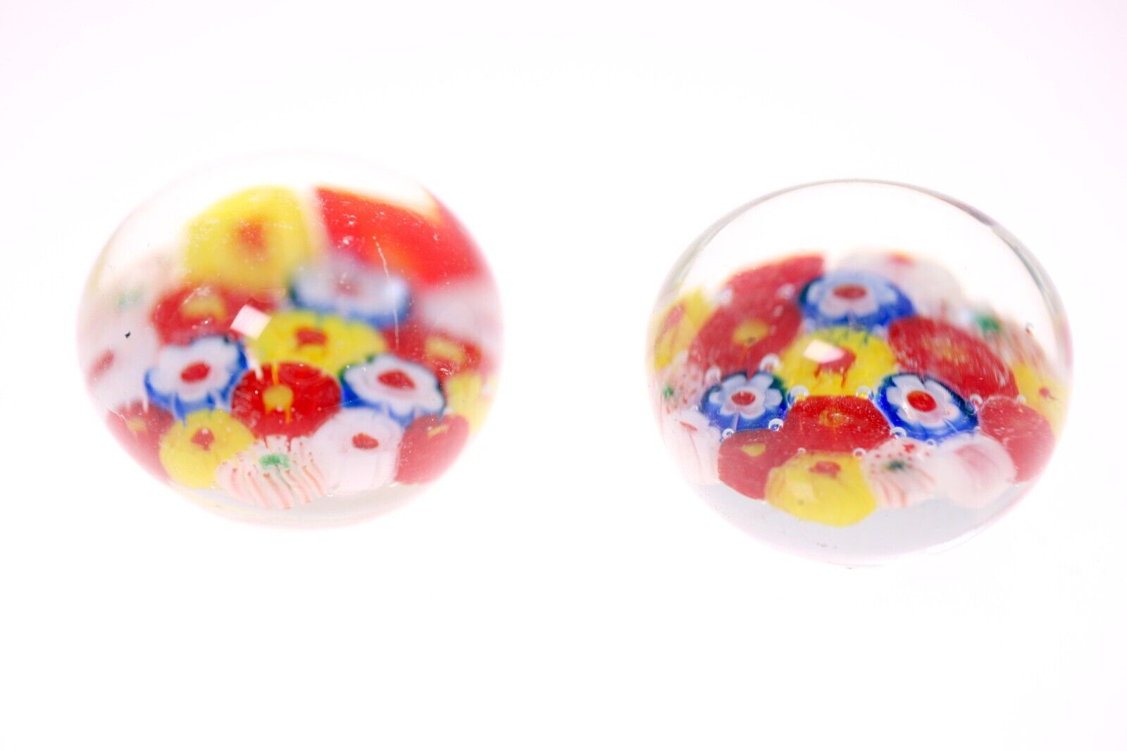 Vintage glass paperweights circa 1980s-Floral detail in mini sizes-Weight 380g