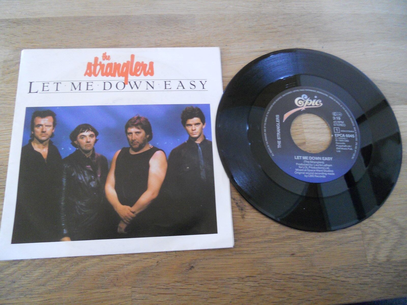 THE STRANGLERS LET ME DOWN EASY / ACHILLES HEEL 1985 EPIC RECORDS HOLLAND USED