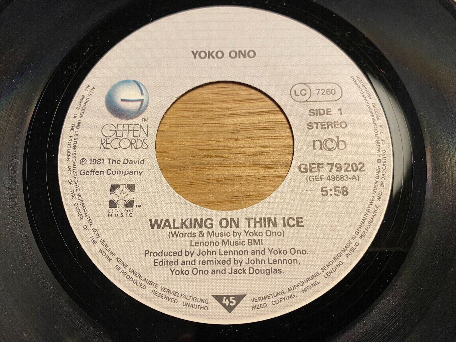 YOKO ONO "WALKING ON THIN ICE- FOR JOHN" 1981 GEFFEN RECORDS NCB GERMAN PRESS 7"