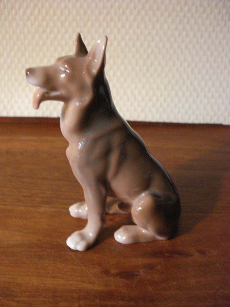 GERMAN SHEPARD # 2197 Sv Jespersen Bing & Grondahl Royal Copenhagen Fact 1