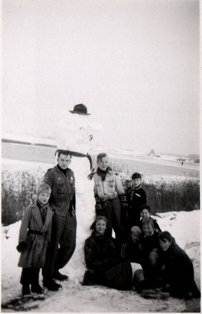 WWII Photo Daily Life Snow Man Copenhagen Denmark Small Size 9x6cm World War 2