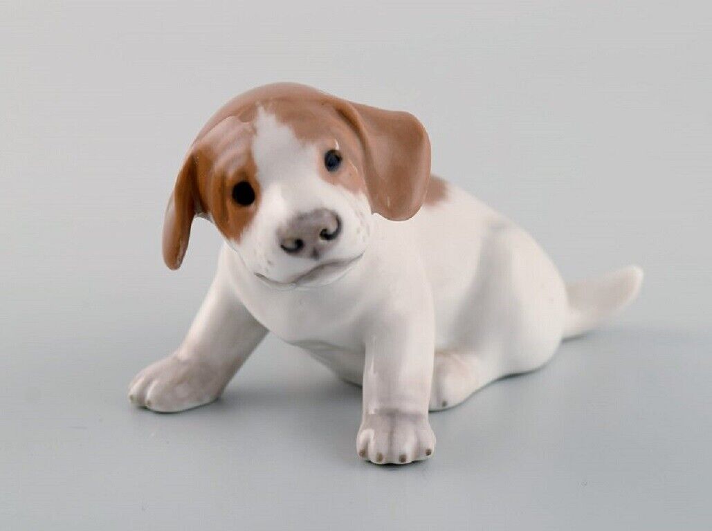 Royal Copenhagen porcelain figurine Pointer puppy 1920's