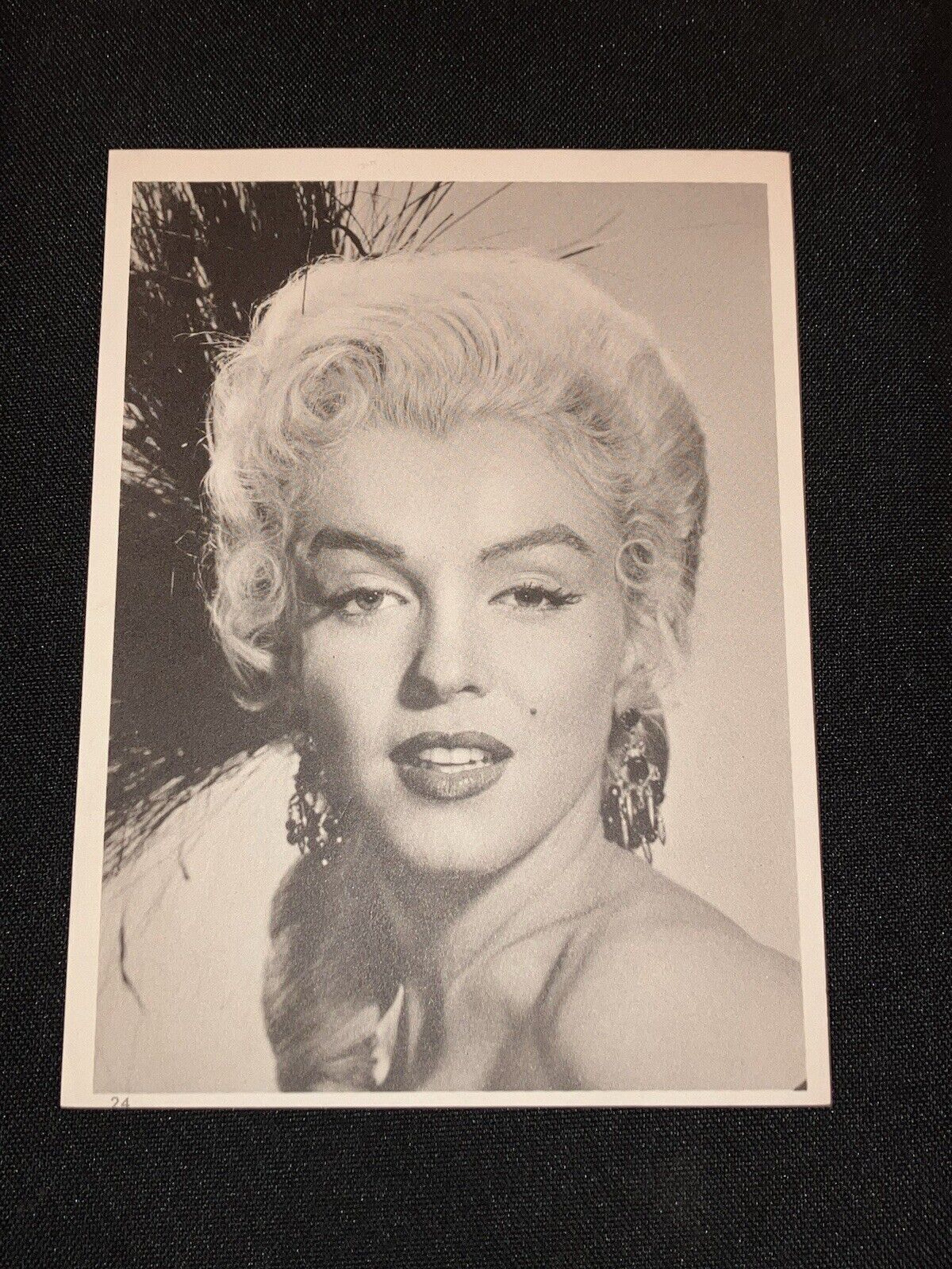 1958 HOLLYWOOD ACTOR MARILYN MONROE RARE VINTAGE PHOTO CARD #24 DANISH VERSION