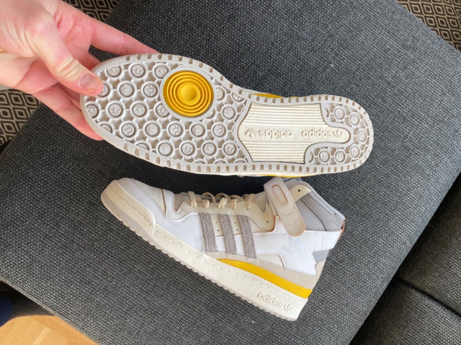 adidas forum 84 hi Grey/yellow