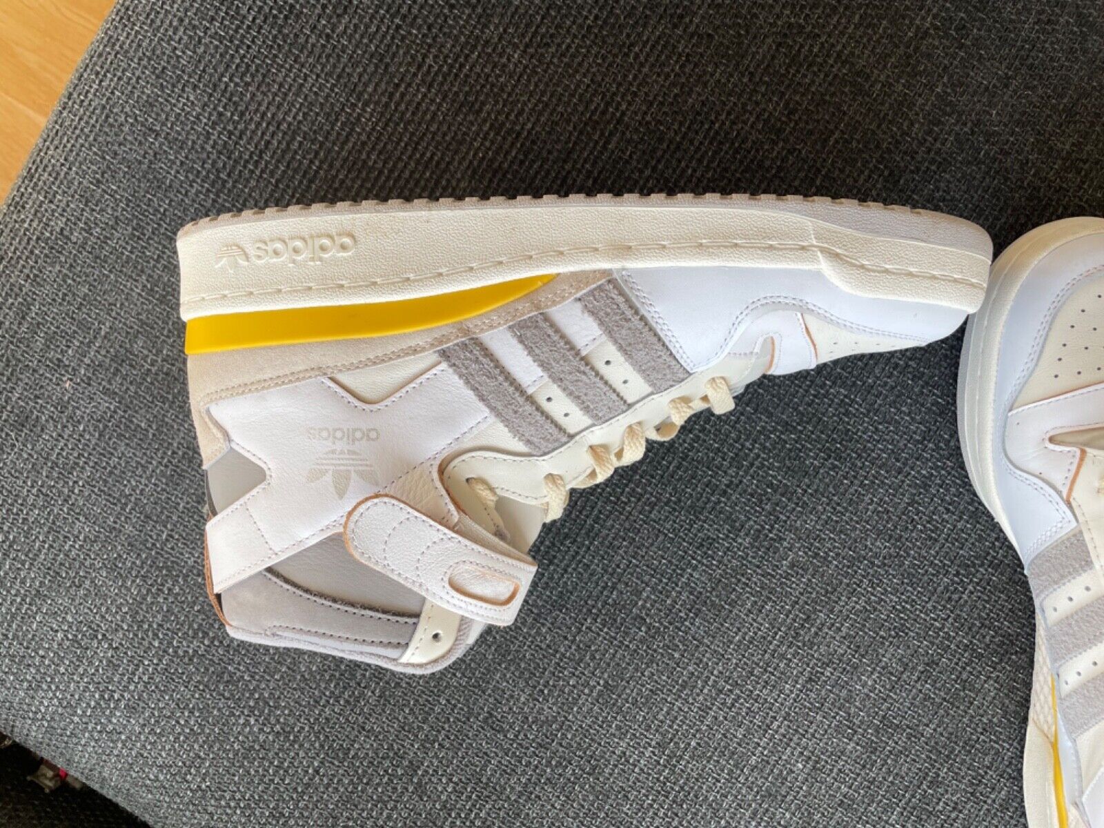 adidas forum 84 hi Grey/yellow