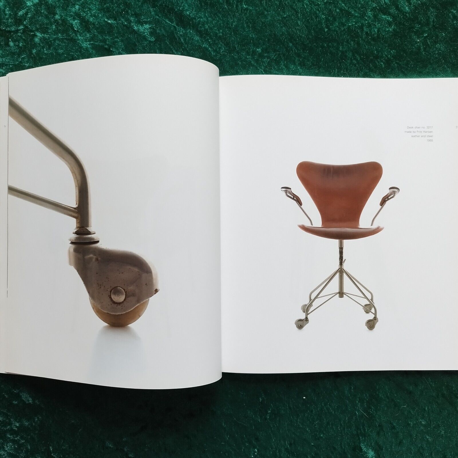 ARNE JACOBSEN Danish designer Book in EnglishDansk Møbelkunst 2002