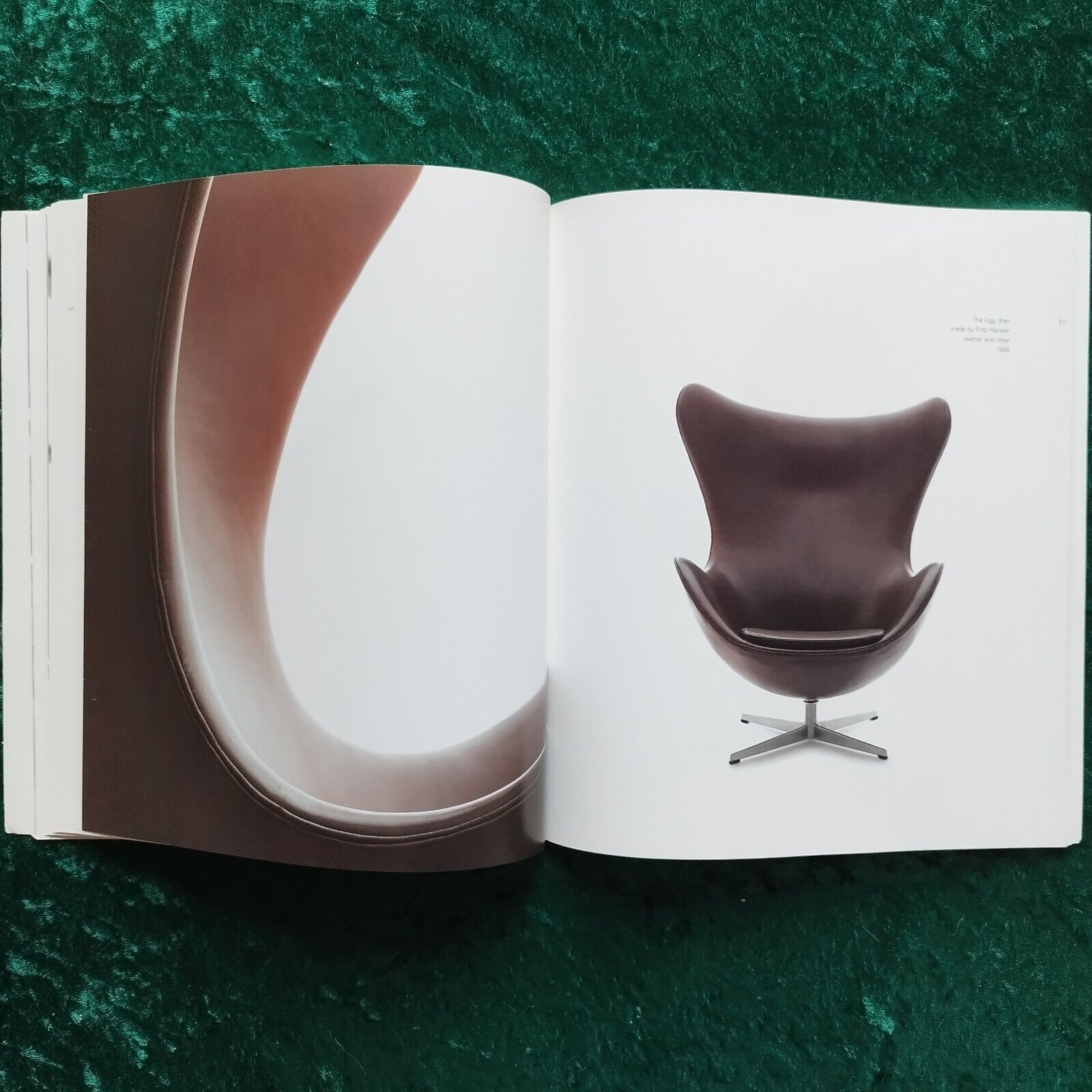 ARNE JACOBSEN Danish designer Book in EnglishDansk Møbelkunst 2002