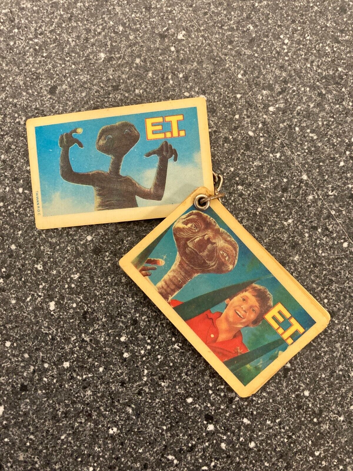 Vintage 1980s ET Keychain with Collector Cards - Classic Movie Memorabilia