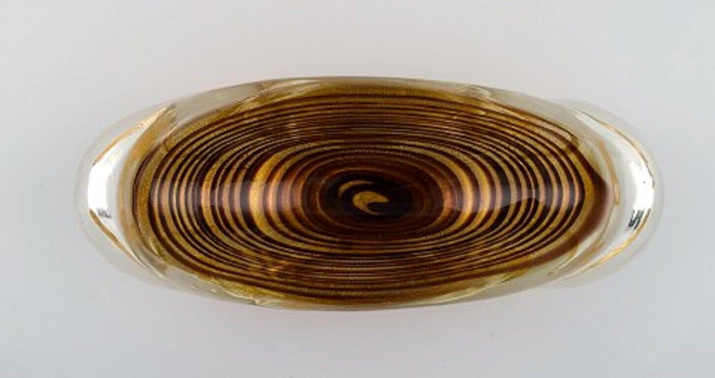 Large oval Murano bowl in mouth blown art glass with spiral design 1960's