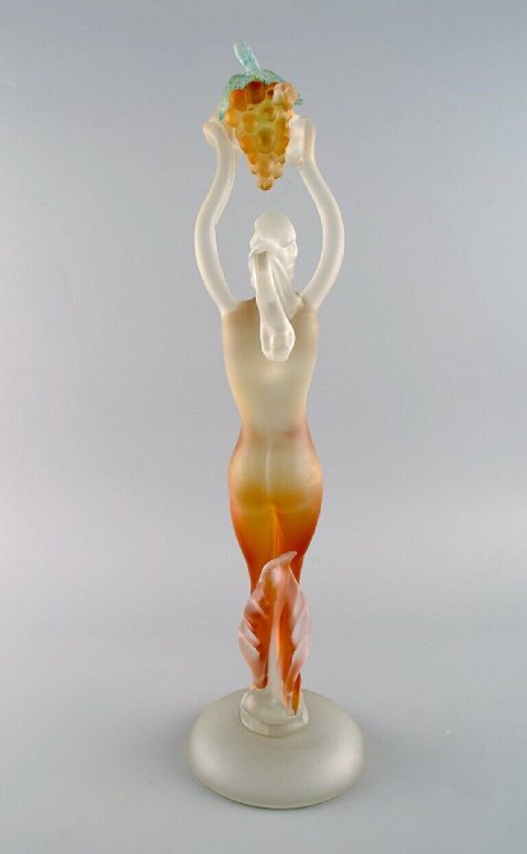 Large and rare Murano sculpture in mouth-blown art glass Woman with grapes