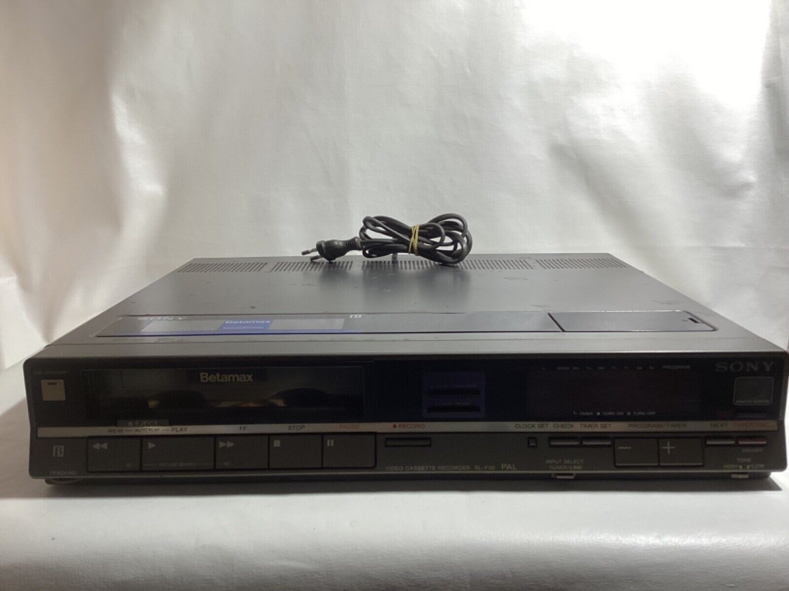 Sony SL-F30EC Betamax Video Recorder - PAL - Untested \ For Spares