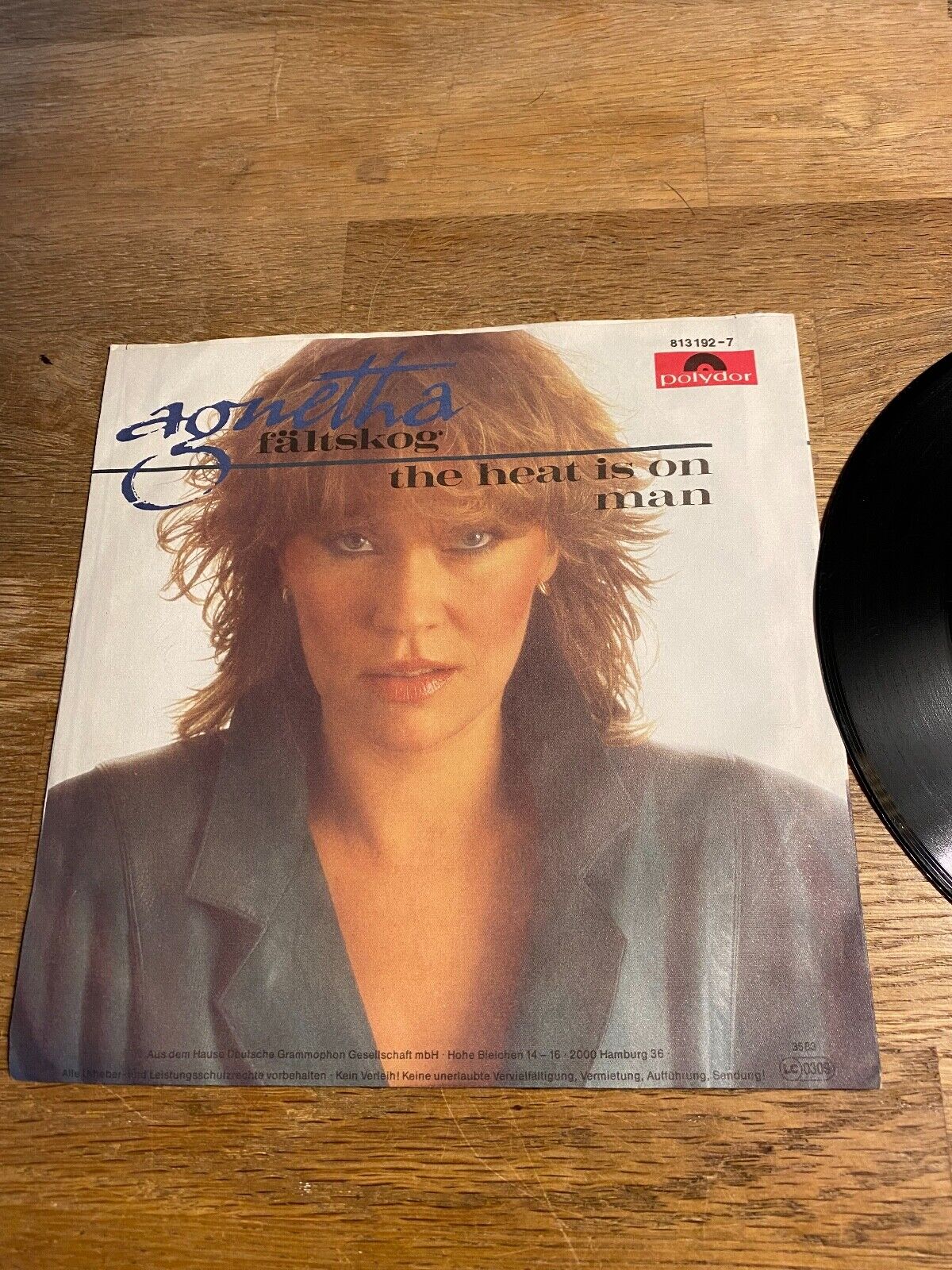 AGNETHA FÂLTSKOG "THE HEAT IS ON / MAN" 1983 WEST GERMAN PRESSED VINYL SINGLE 7"