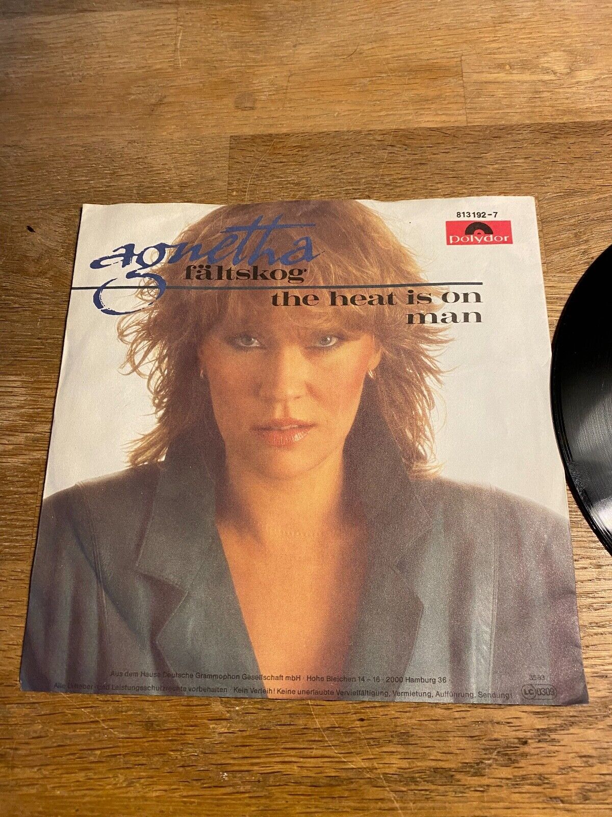 AGNETHA FÂLTSKOG "THE HEAT IS ON / MAN" 1983 WEST GERMAN PRESSED VINYL SINGLE 7"