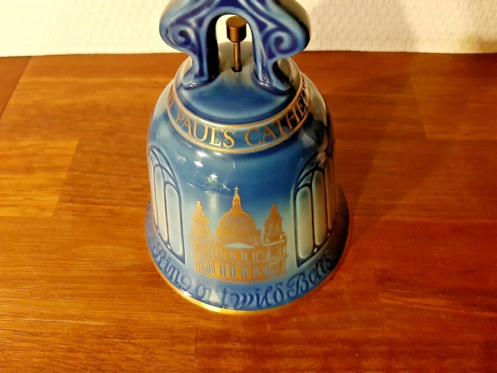 1977 Annual New Year Bell BING & GRONDAHL Royal Copenhagen Saint Pauls Cathedral