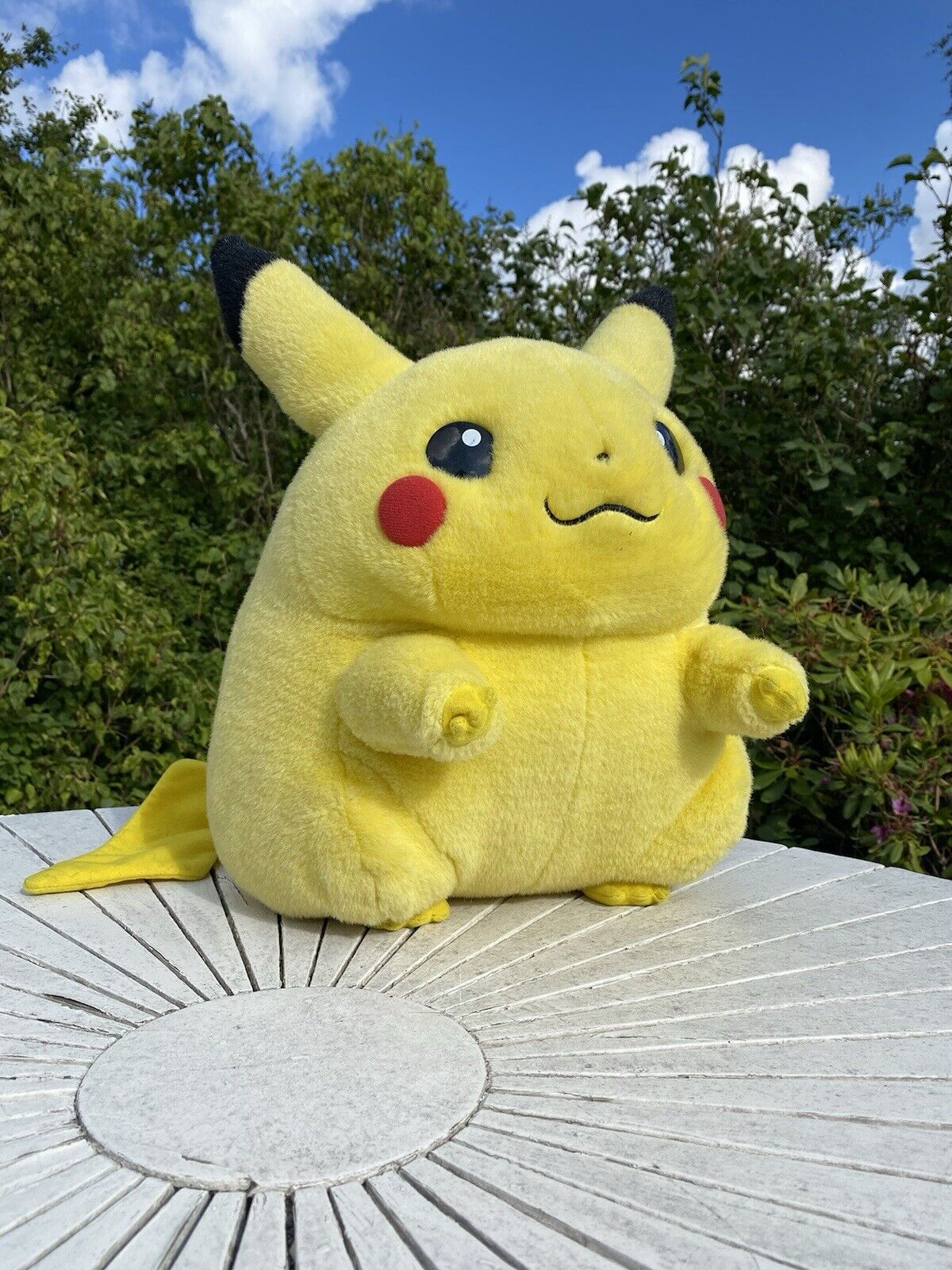 Pikachu Pokemon Jumbo Plush TOMY 1999 Hasbro Asst. 57833