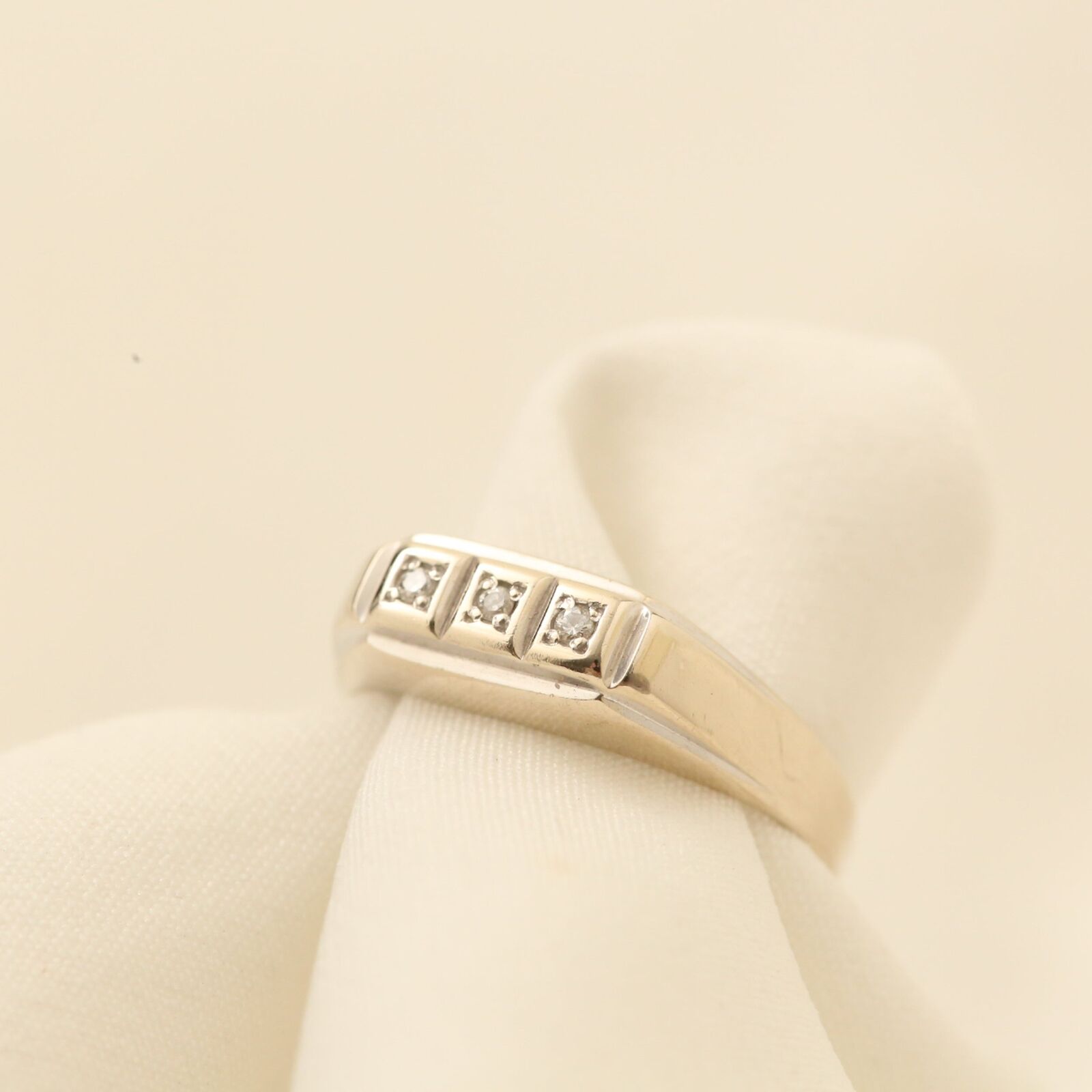 Ring with diamond (0036 ct) in 14K Gold size 7¼ | Vintage Solid Gold