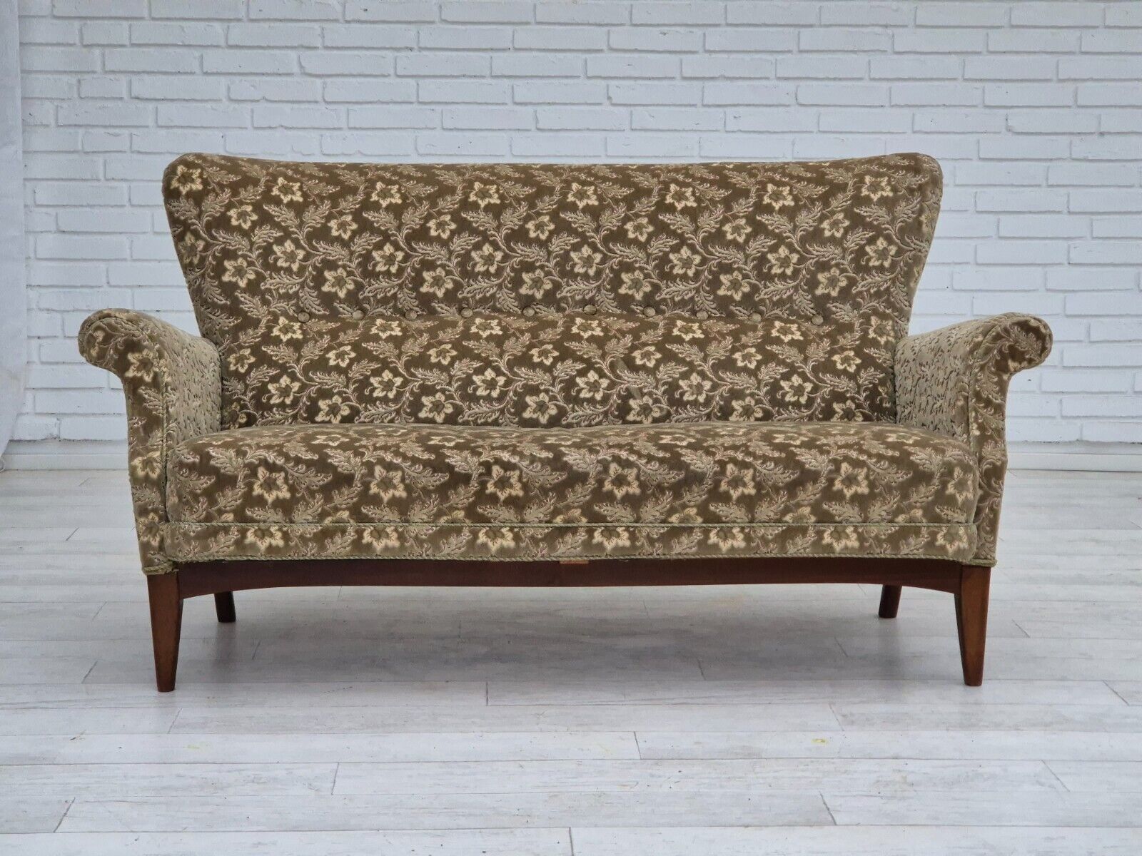 1960s Danish 2 seater sofa by Fritz Hansen very good condition velour