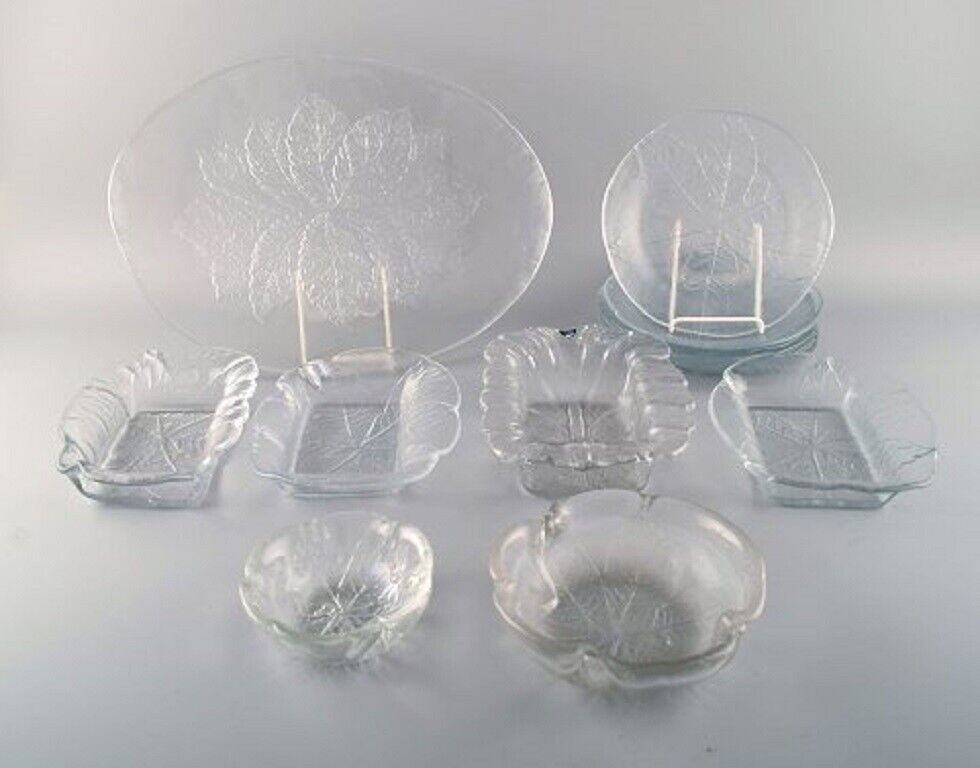 Large collection of art glass decorated with leaves Orrefors and others 1980's