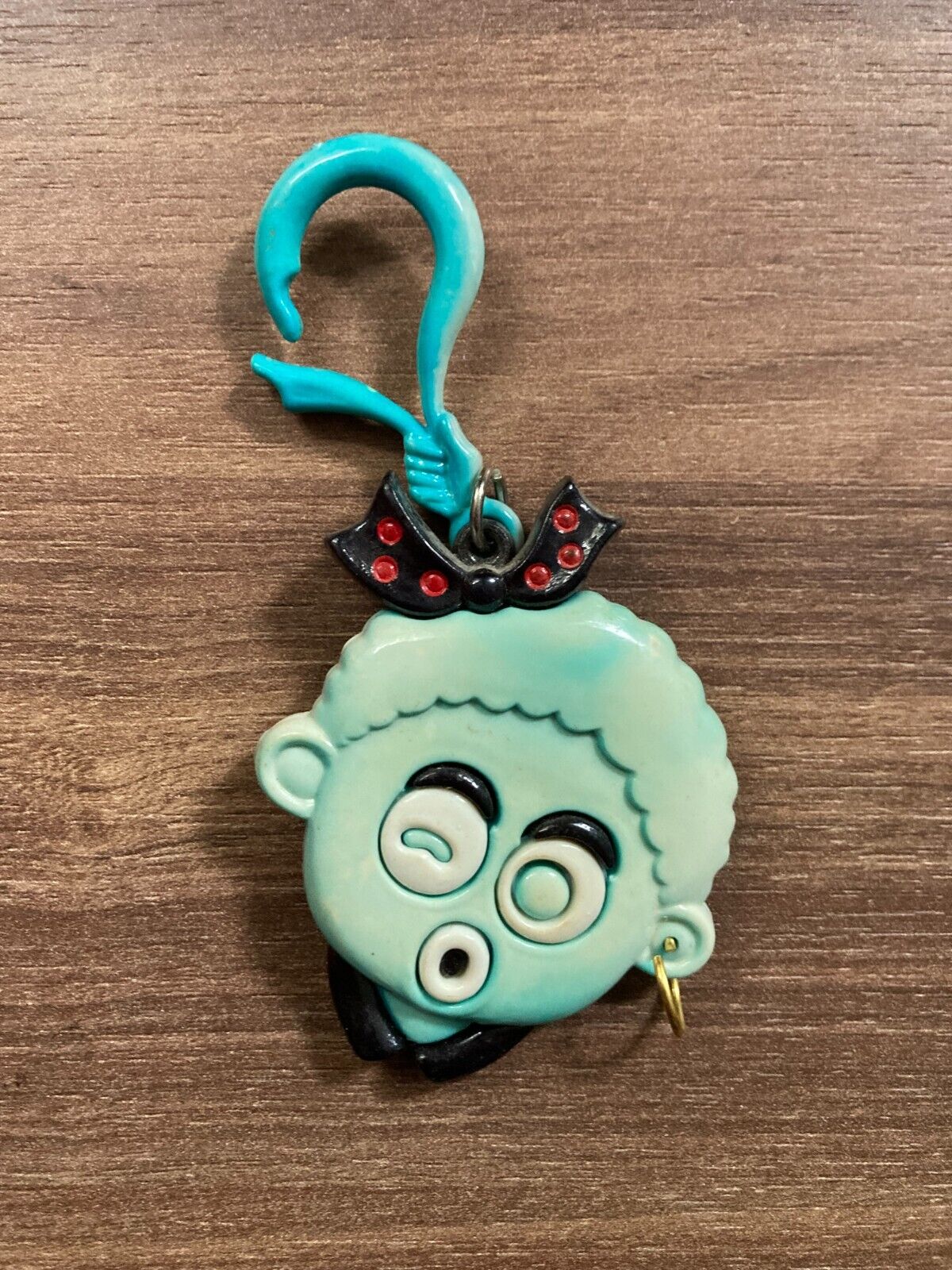 Vintage Blue Green Face Plastic Keychain - Open Closed Eyes w Earring