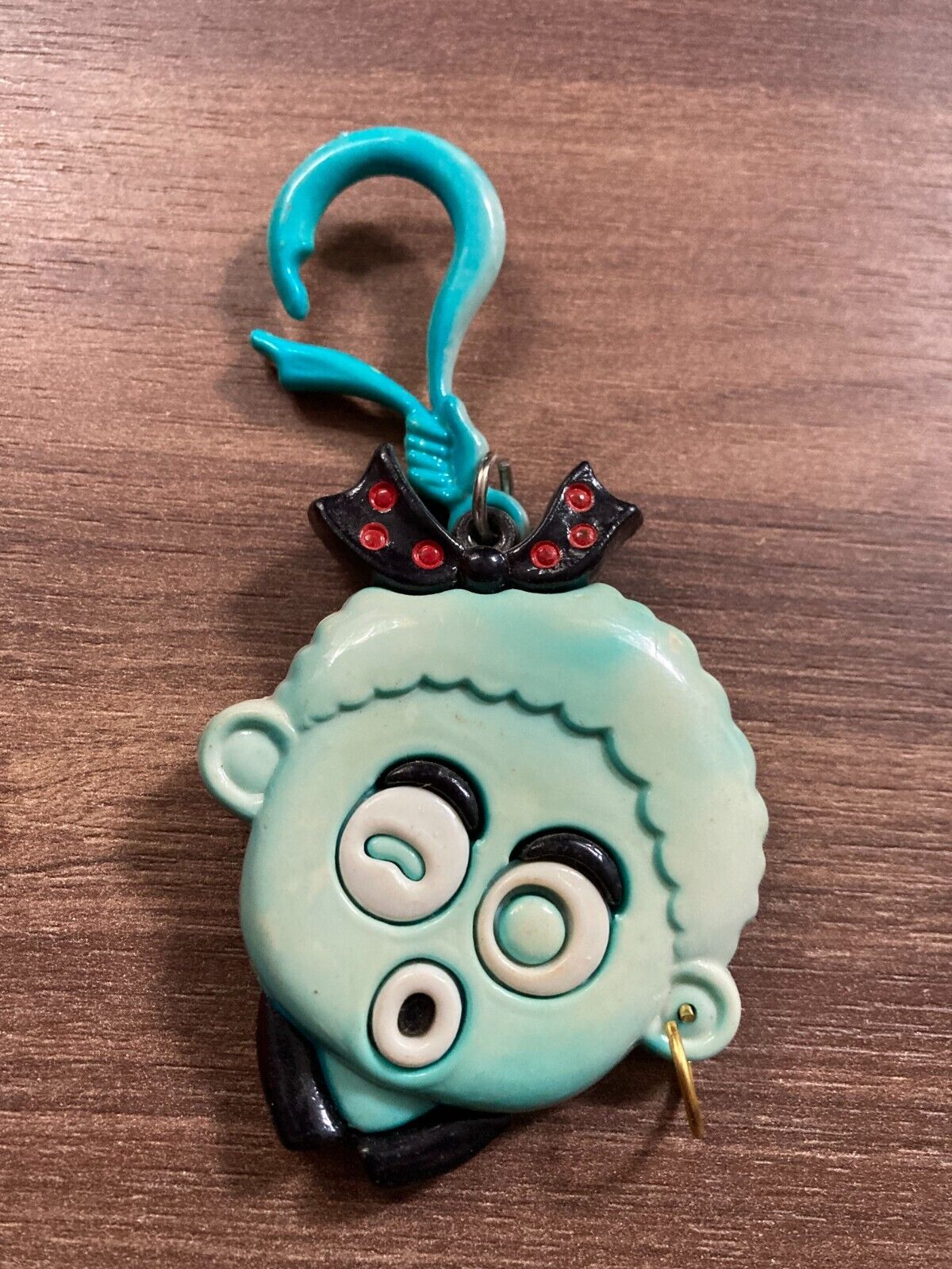 Vintage Blue Green Face Plastic Keychain - Open Closed Eyes w Earring