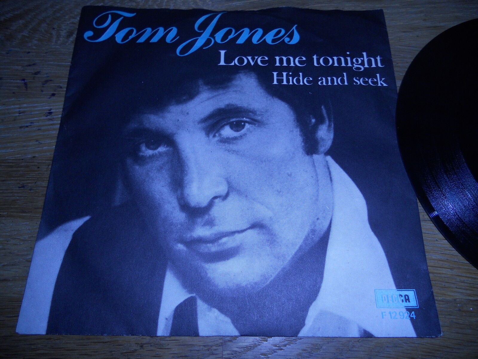 TOM JONES "LOVE ME TONIGHT / HIDE AND SEEK" 1969 UK BIEM / GEMA DECCA RECORDS UK