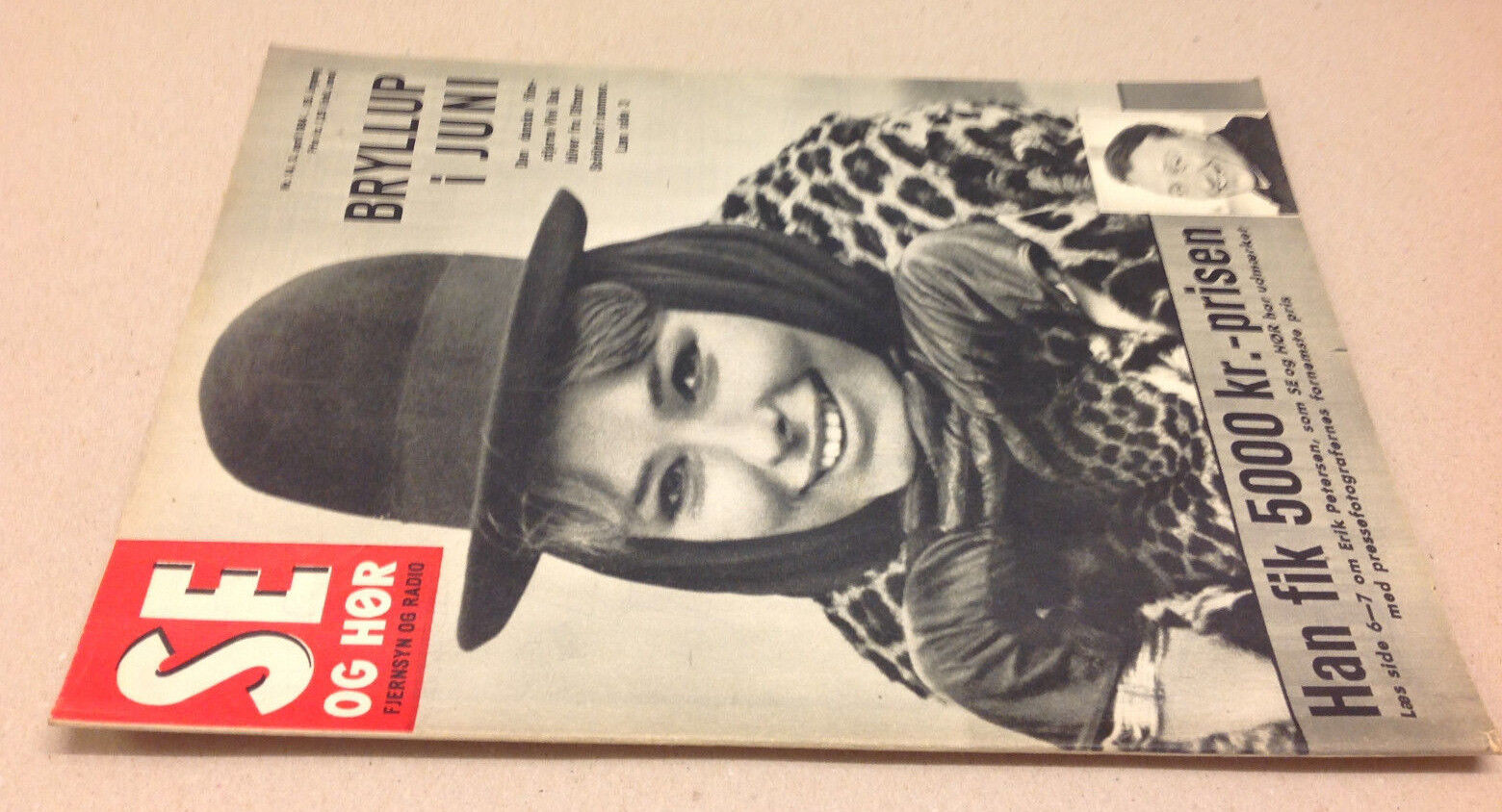 VIVI BAK FUTURE WEDDING WITH SCHÖNHERR FRONT COVER VINTAGE Danish Magazine 1964