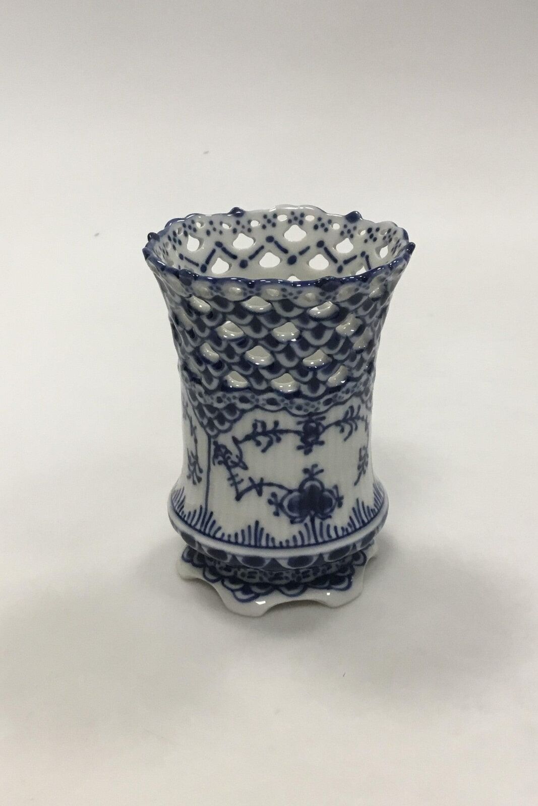 Royal Copenhagen Blue Fluted Full Lace Vase No 1016