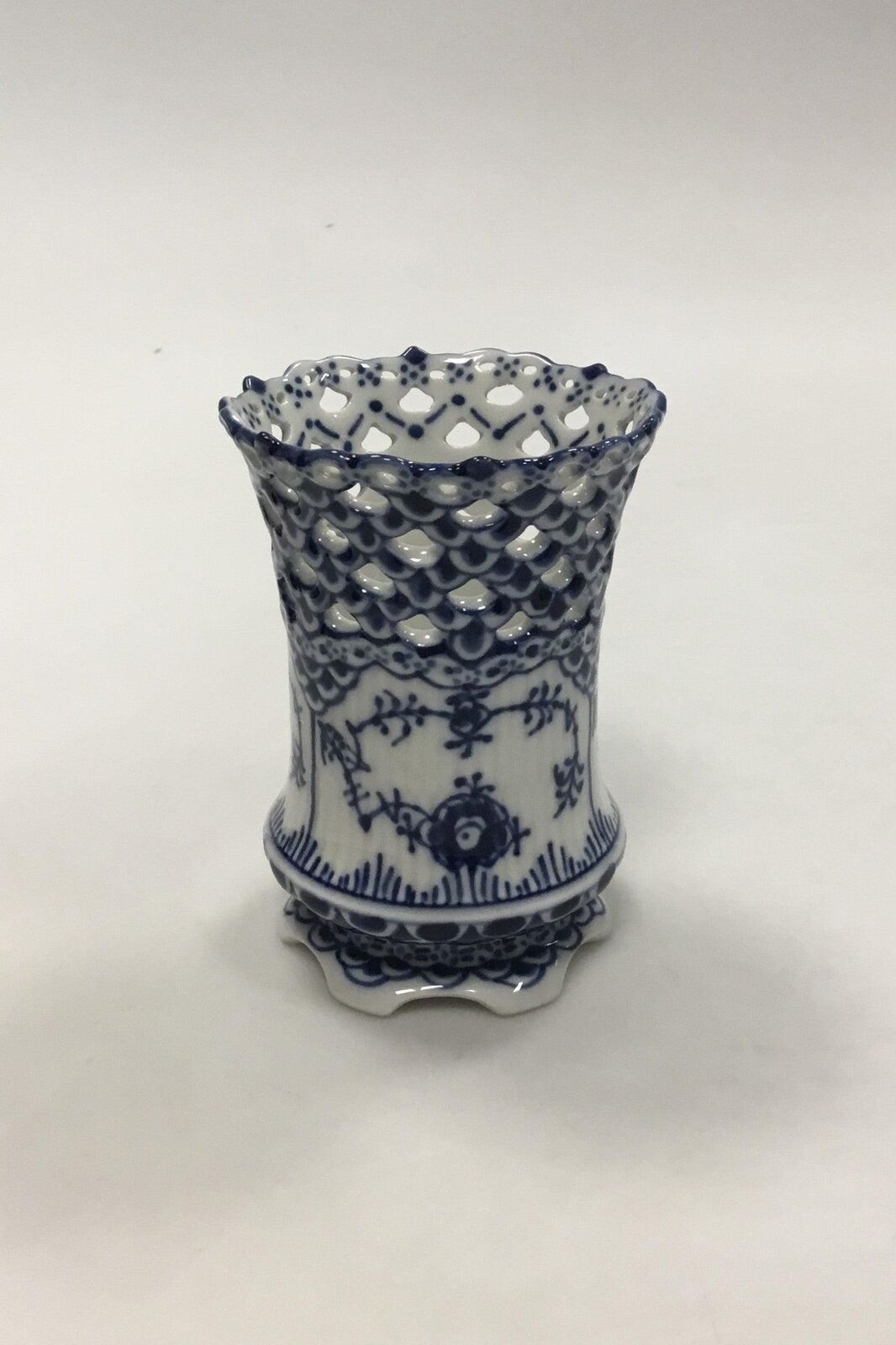 Royal Copenhagen Blue Fluted Full Lace Vase No 1016