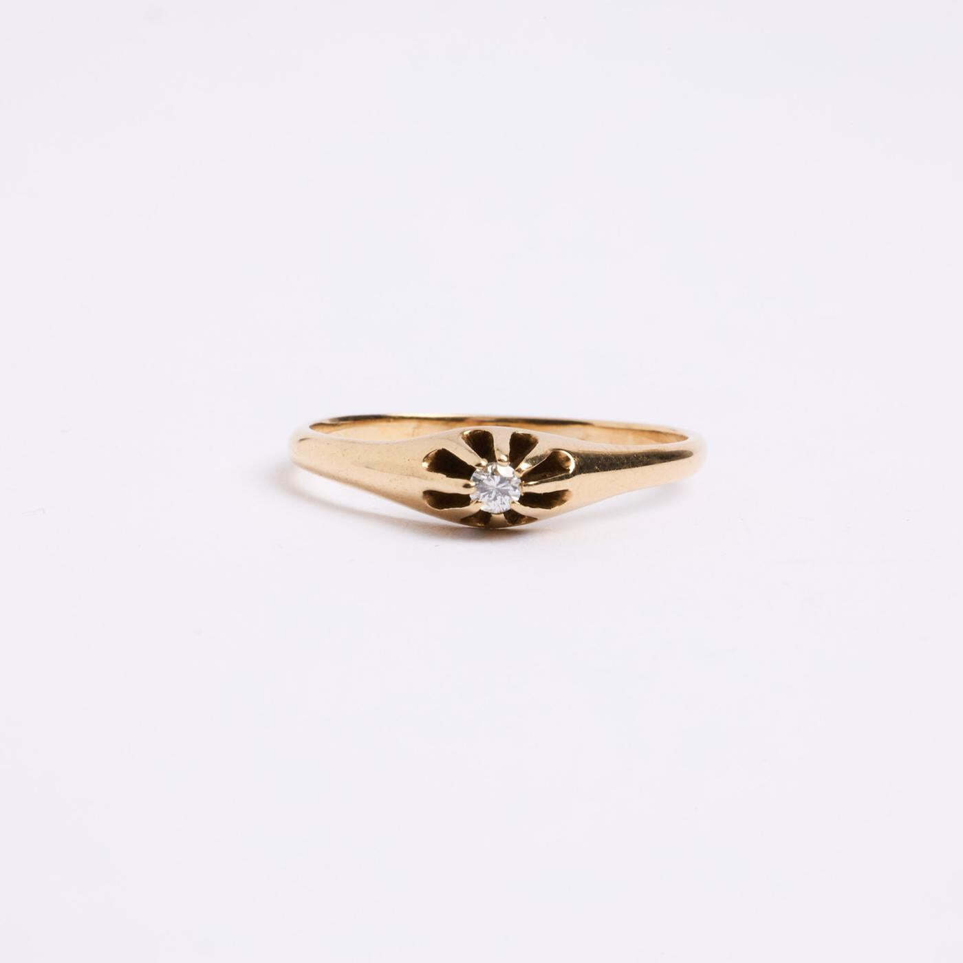 Ring with diamond (003 ct) in 14K Gold size 8 | Vintage Solid Gold