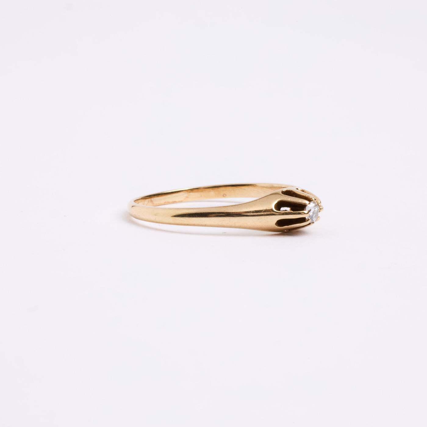 Ring with diamond (003 ct) in 14K Gold size 8 | Vintage Solid Gold