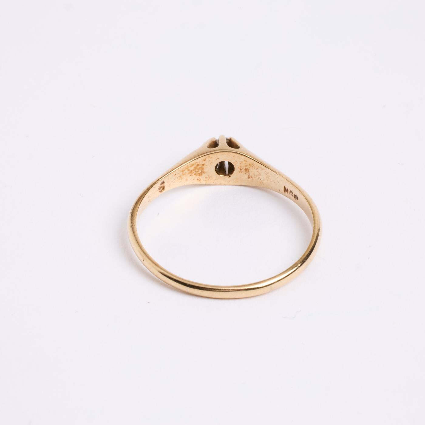 Ring with diamond (003 ct) in 14K Gold size 8 | Vintage Solid Gold