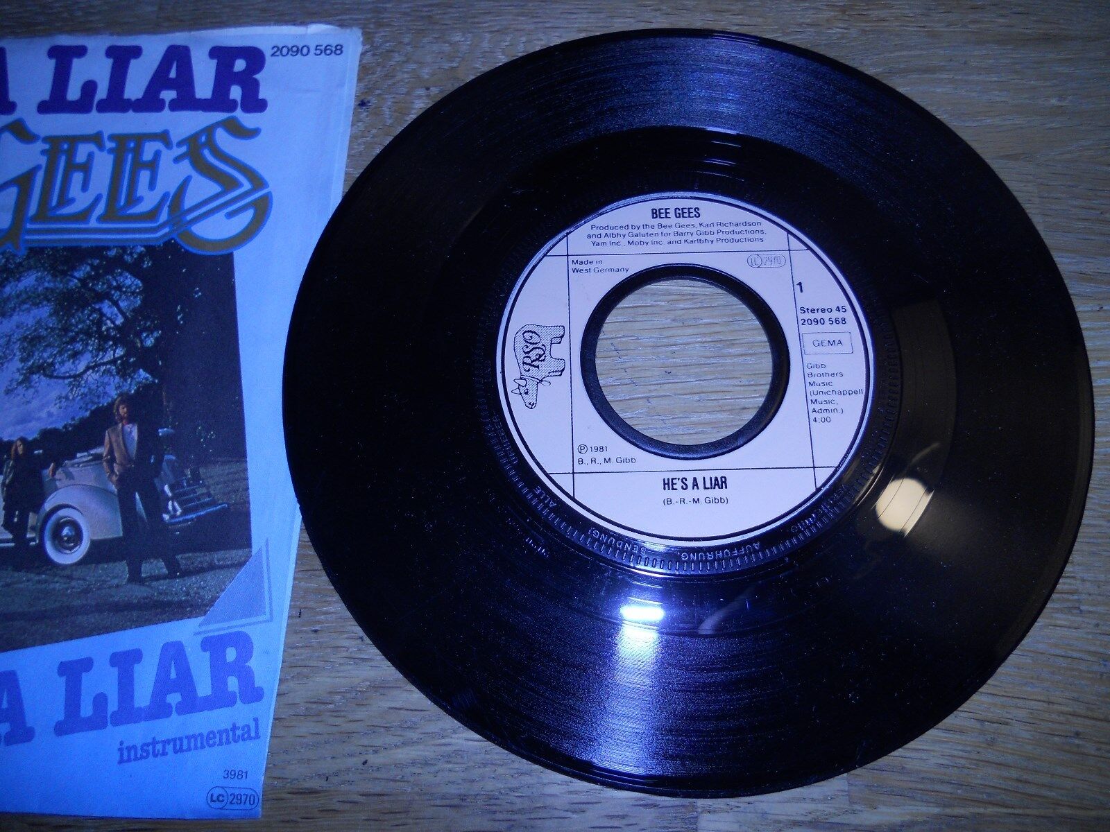 THE BEE GEES "HE´S A LIAR" 7 INCH SINGLE 1981 RSO RECORDS GEMA USED GERMAN SINGL