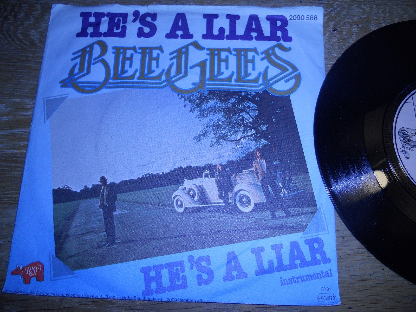 THE BEE GEES "HE´S A LIAR" 7 INCH SINGLE 1981 RSO RECORDS GEMA USED GERMAN SINGL