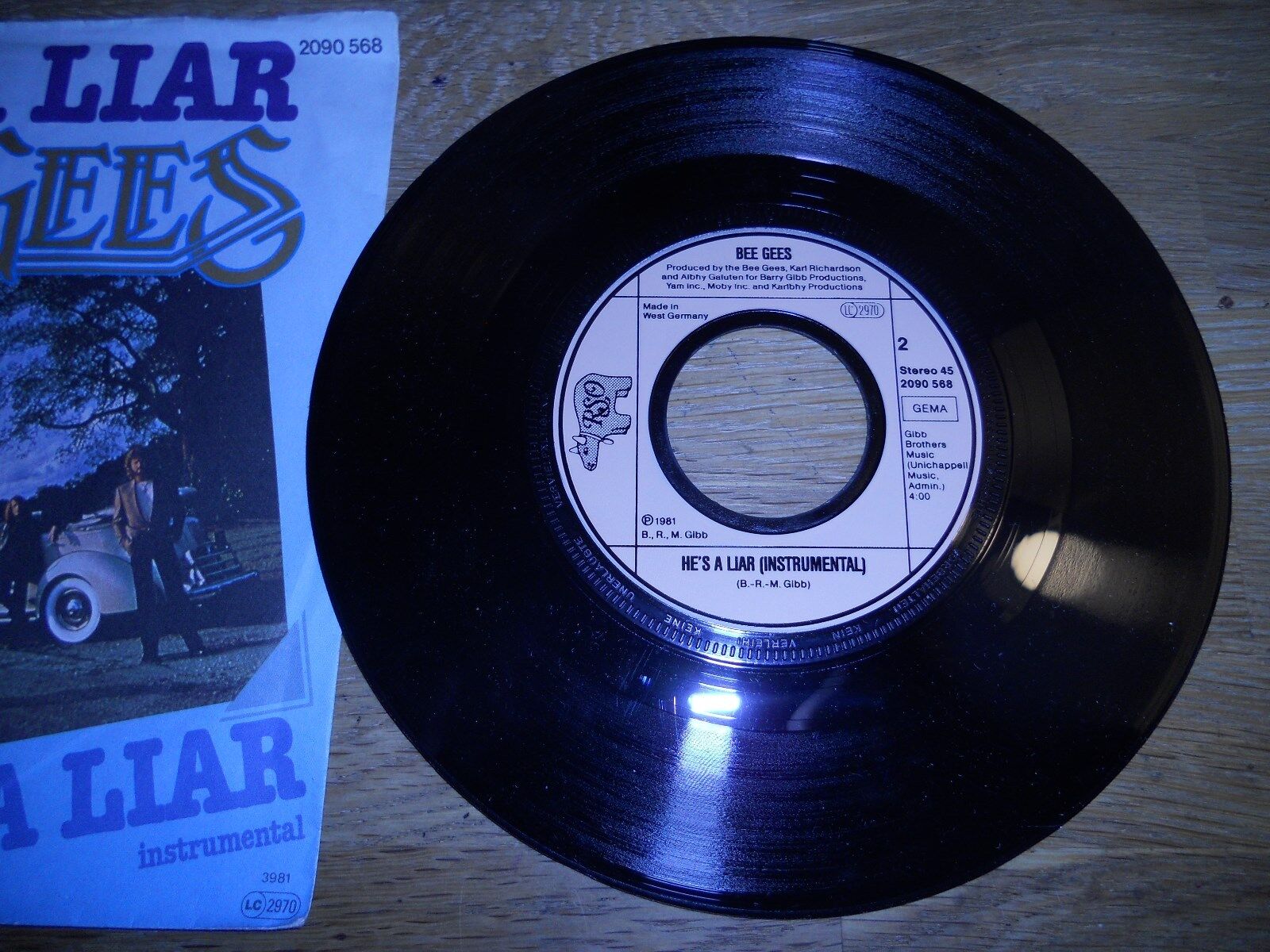 THE BEE GEES "HE´S A LIAR" 7 INCH SINGLE 1981 RSO RECORDS GEMA USED GERMAN SINGL