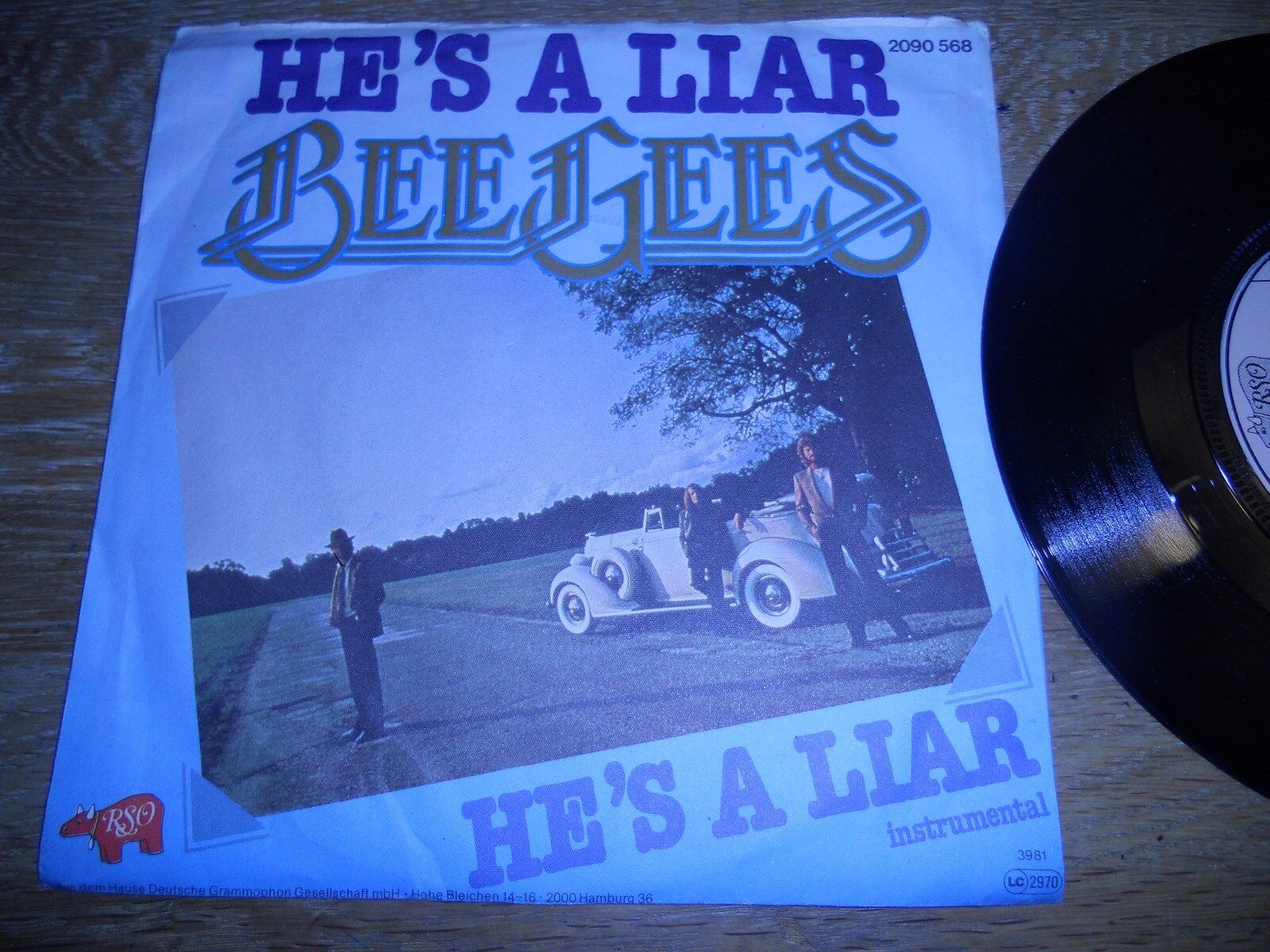 THE BEE GEES "HE´S A LIAR" 7 INCH SINGLE 1981 RSO RECORDS GEMA USED GERMAN SINGL