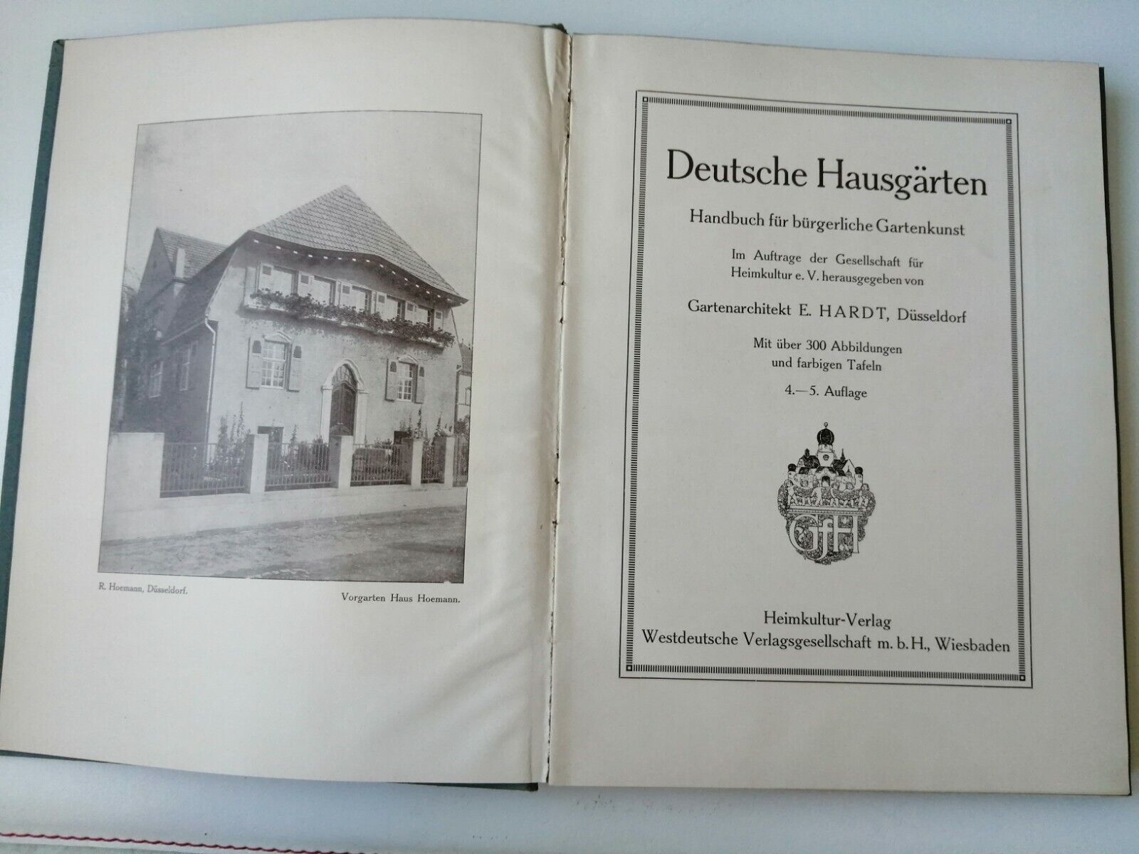 German antique book by EHardtDEUTSCHE HAUSGÄRTENMore than 300 illustrations