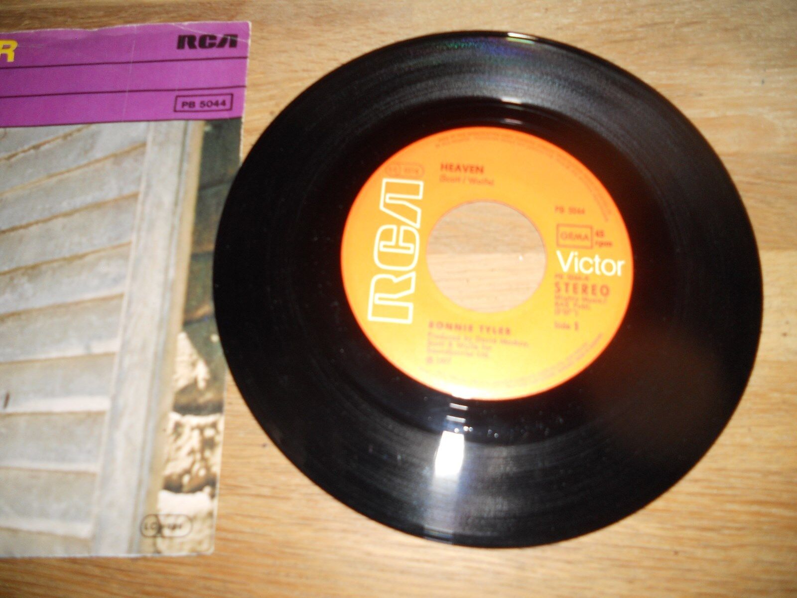 BONNIE TYLER "HEAVEN / HERE´S MONDAY" RCA VICTOR 1977 WEST GERMAN PRESSED SINGLE