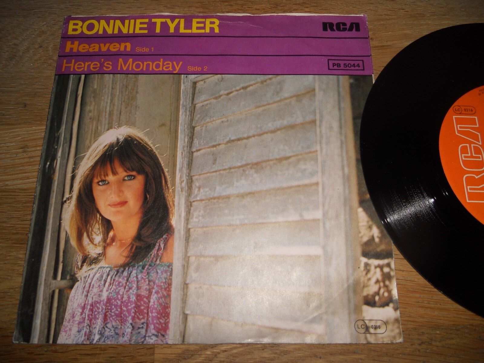 BONNIE TYLER "HEAVEN / HERE´S MONDAY" RCA VICTOR 1977 WEST GERMAN PRESSED SINGLE