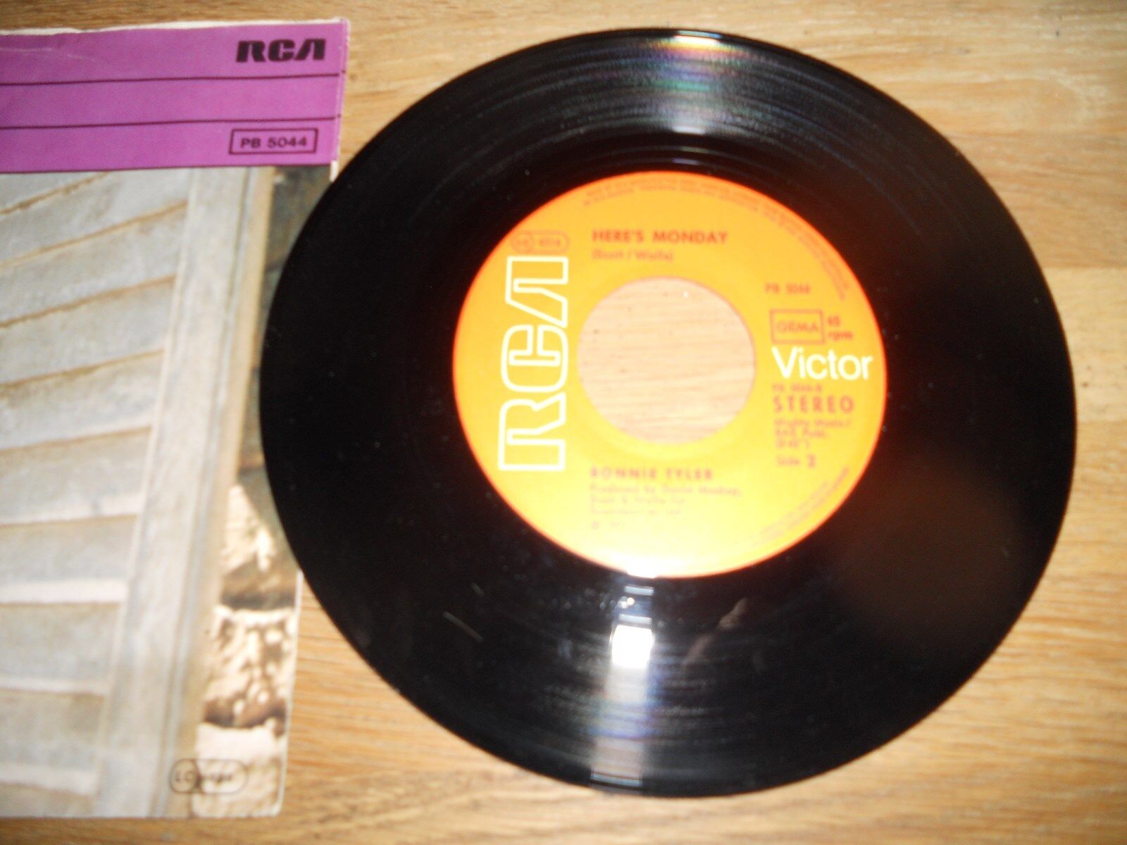 BONNIE TYLER "HEAVEN / HERE´S MONDAY" RCA VICTOR 1977 WEST GERMAN PRESSED SINGLE