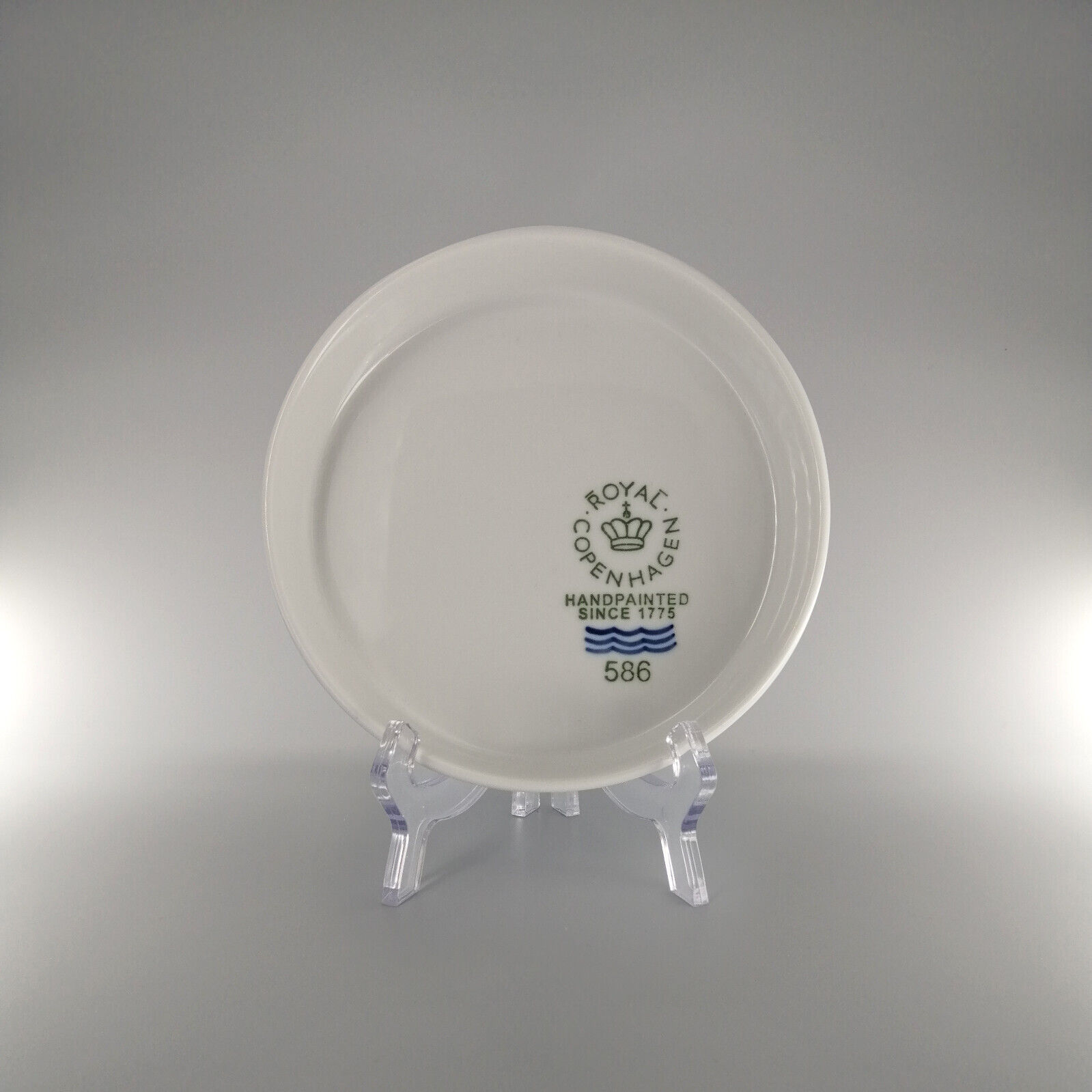 Royal Copenhagen White Fluted Pie Dish (18 cm) - #586