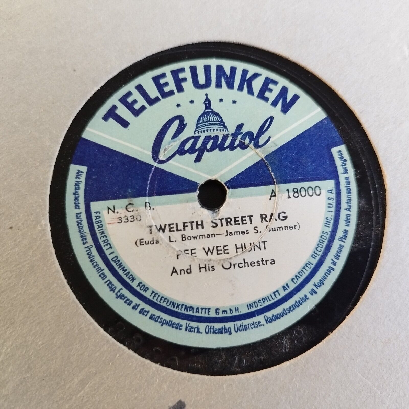 78 RPM  shellac PEE WEE HUNTSomebody ElseNot Me /Twelfth Sreeet Rag