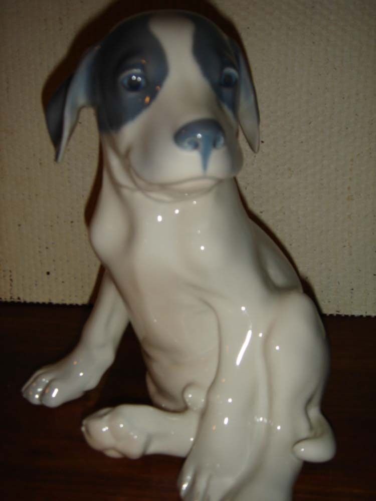 Large POINTER PUPPY DOG by Erik Nielsen for ROYAL COPENHAGEN # 259 FIRST CLASS