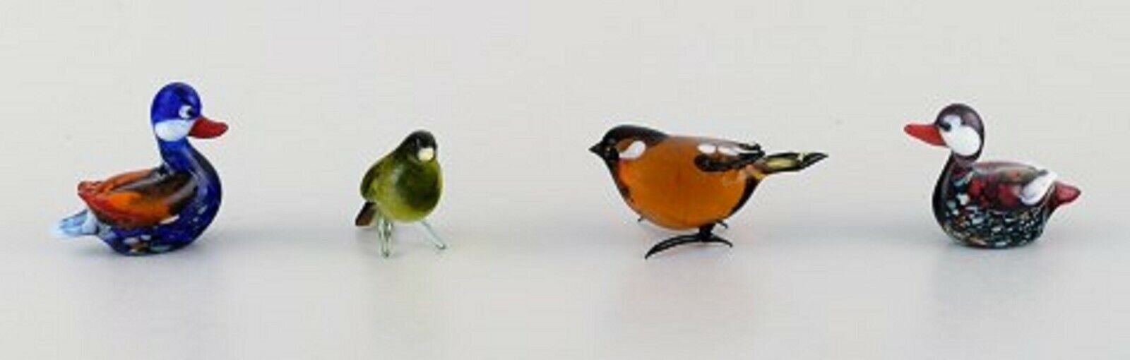 Swedish art glass Ten miniature figures in the form of birds 1970/80's