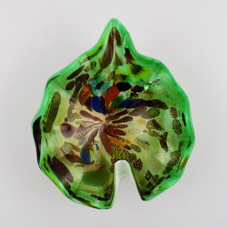 Leaf-shaped Murano bowl in polychrome mouth-blown art glass 1960s