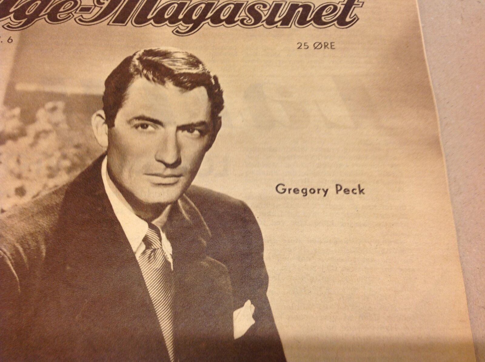 Gregory Peck in Suit on Front Cover Old Original Vintage Danish Magazine 1952