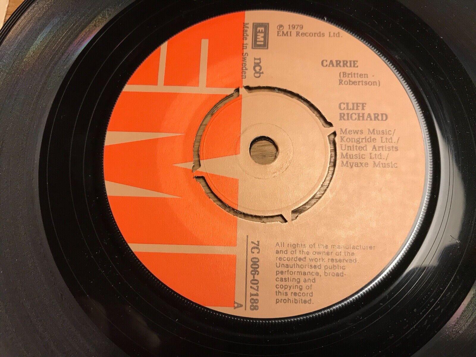 CLIFF RICHARD "CARRIE / MOVING IN" 1979 EMI SWEDISH PRESSING NCB SCANDINAVIAN 7"