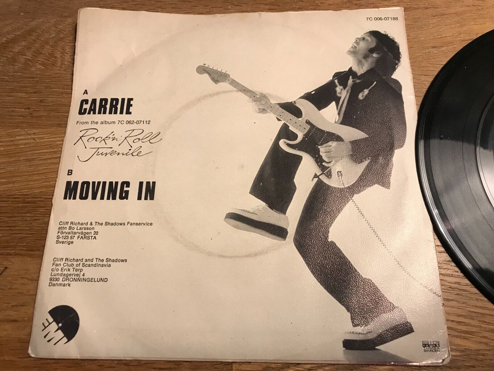 CLIFF RICHARD "CARRIE / MOVING IN" 1979 EMI SWEDISH PRESSING NCB SCANDINAVIAN 7"