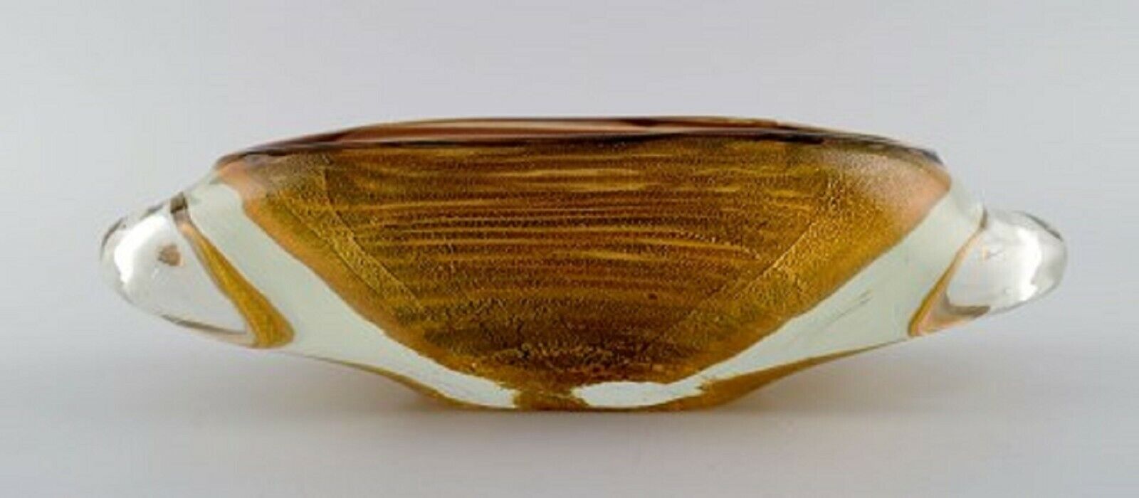 Large oval Murano bowl in mouth blown art glass with spiral design 1960's