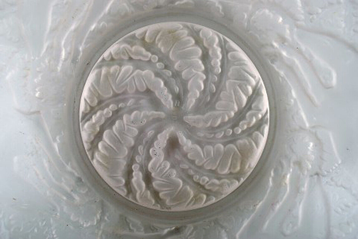 Early and rare René Lalique "Chiens" art deco bowl in art glass 1930s